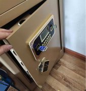 迎风保险柜开锁